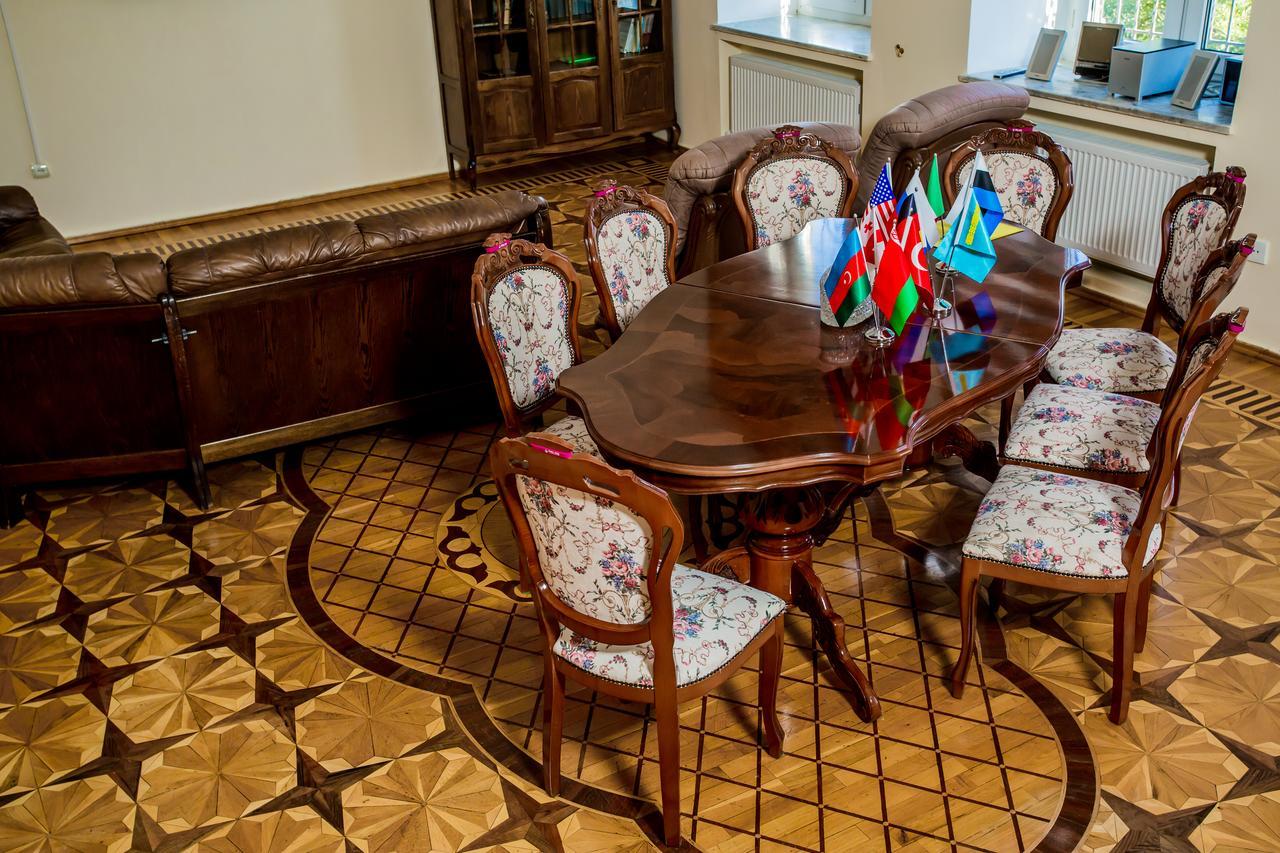 Centrum Hotel&Hostel Baku Ngoại thất bức ảnh